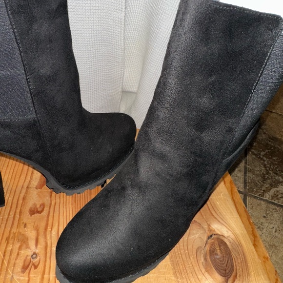 Liliana Black Suede Heeled Boots - Picture 2 of 8